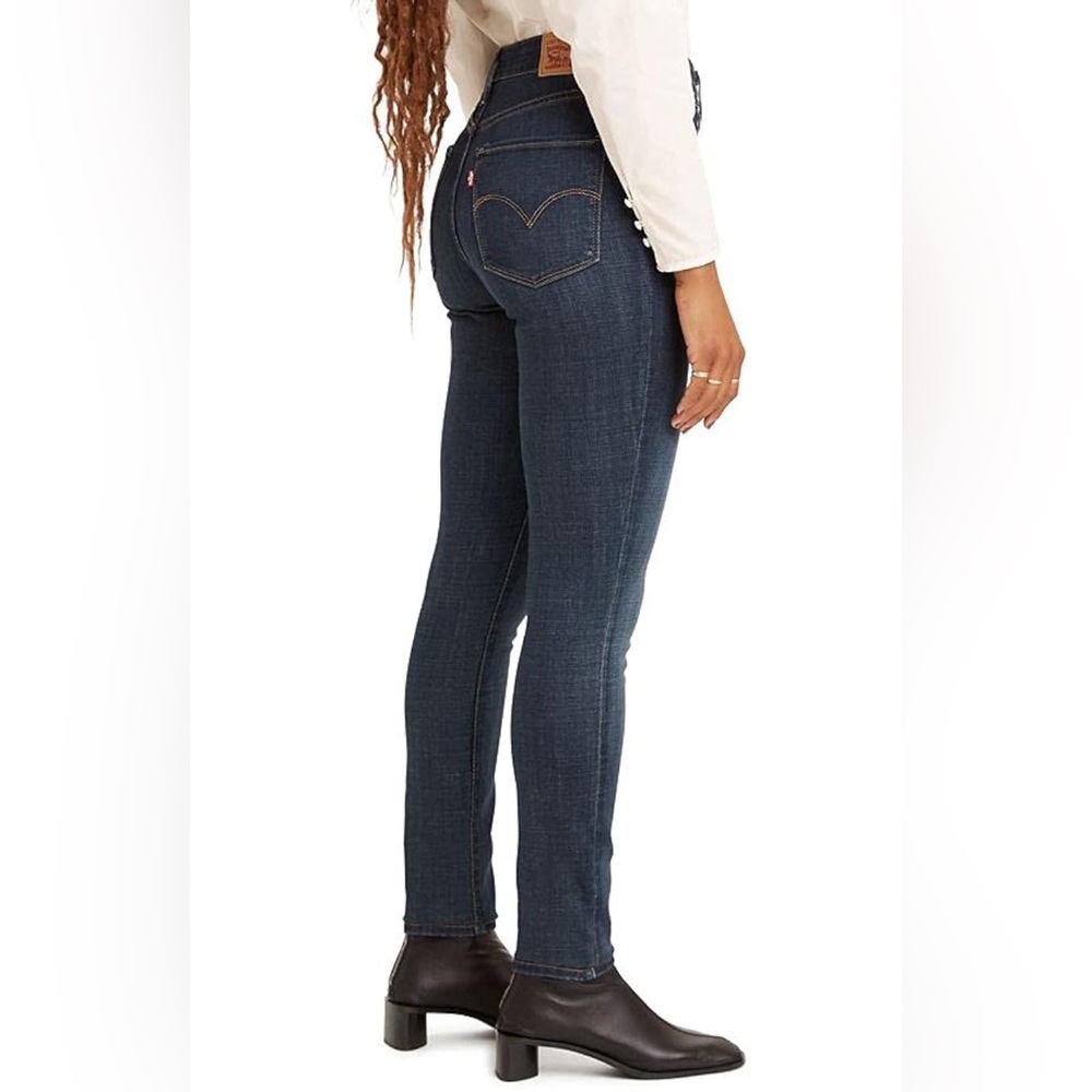 Levi’s 721 High Rise Skinny ankle jeans